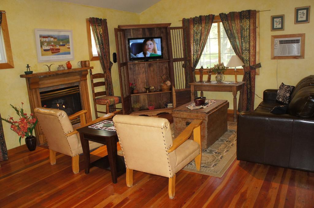 Fairmont Mountain Bungalows Fairmont Hot Springs Kamer foto