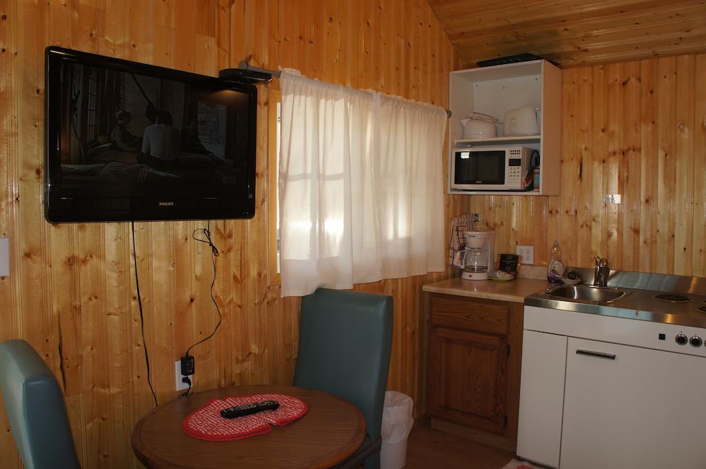 Fairmont Mountain Bungalows Fairmont Hot Springs Kamer foto