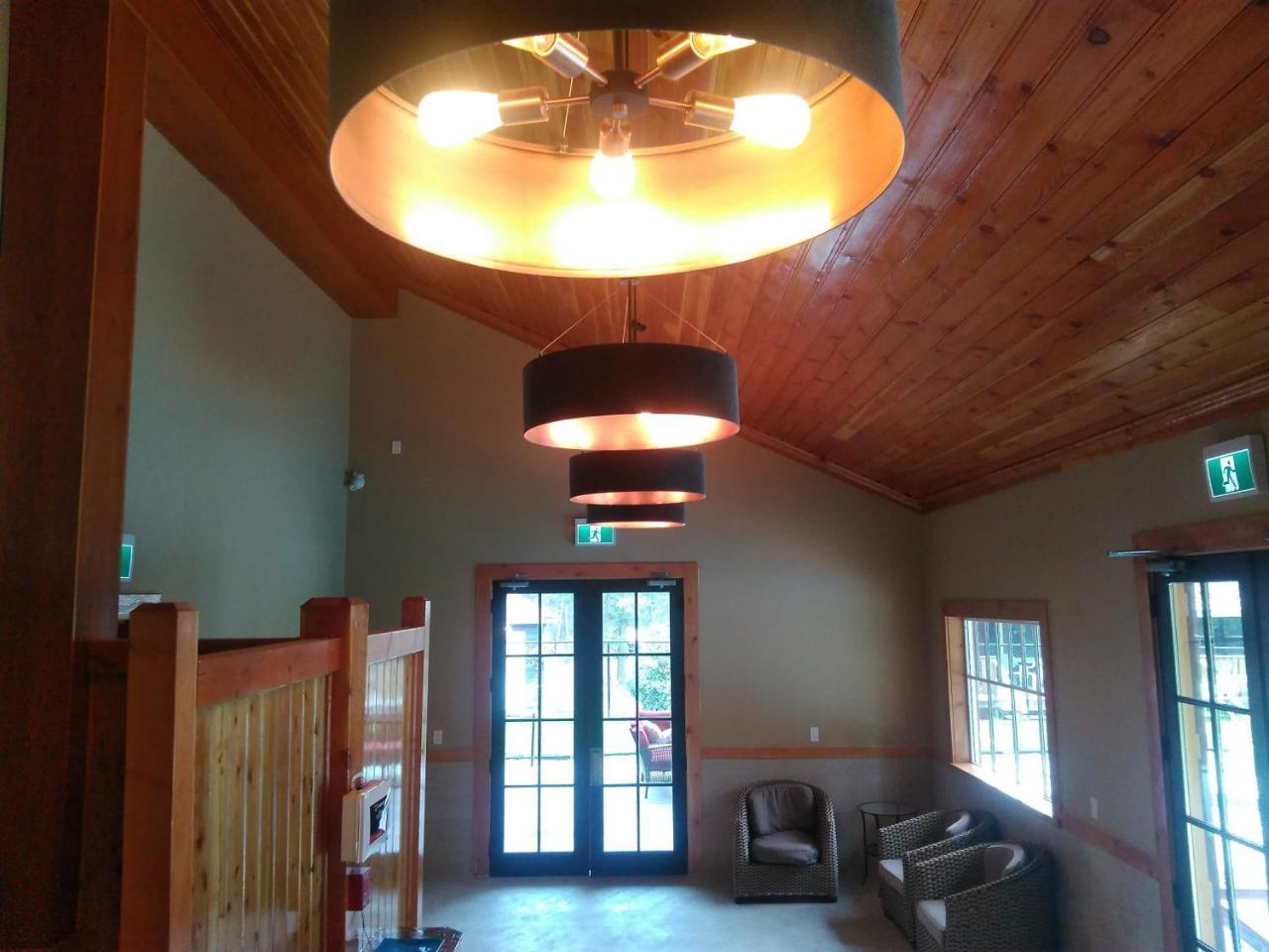 Fairmont Mountain Bungalows Fairmont Hot Springs Buitenkant foto