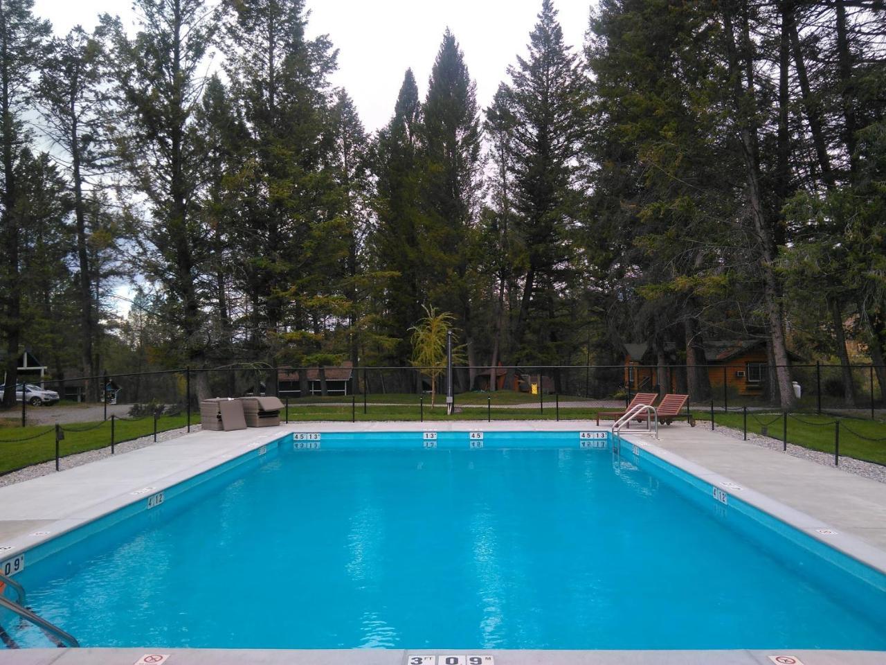 Fairmont Mountain Bungalows Fairmont Hot Springs Buitenkant foto