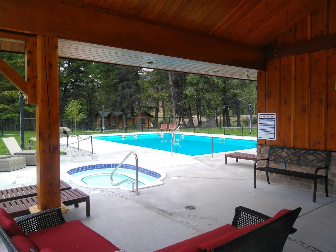 Fairmont Mountain Bungalows Fairmont Hot Springs Buitenkant foto