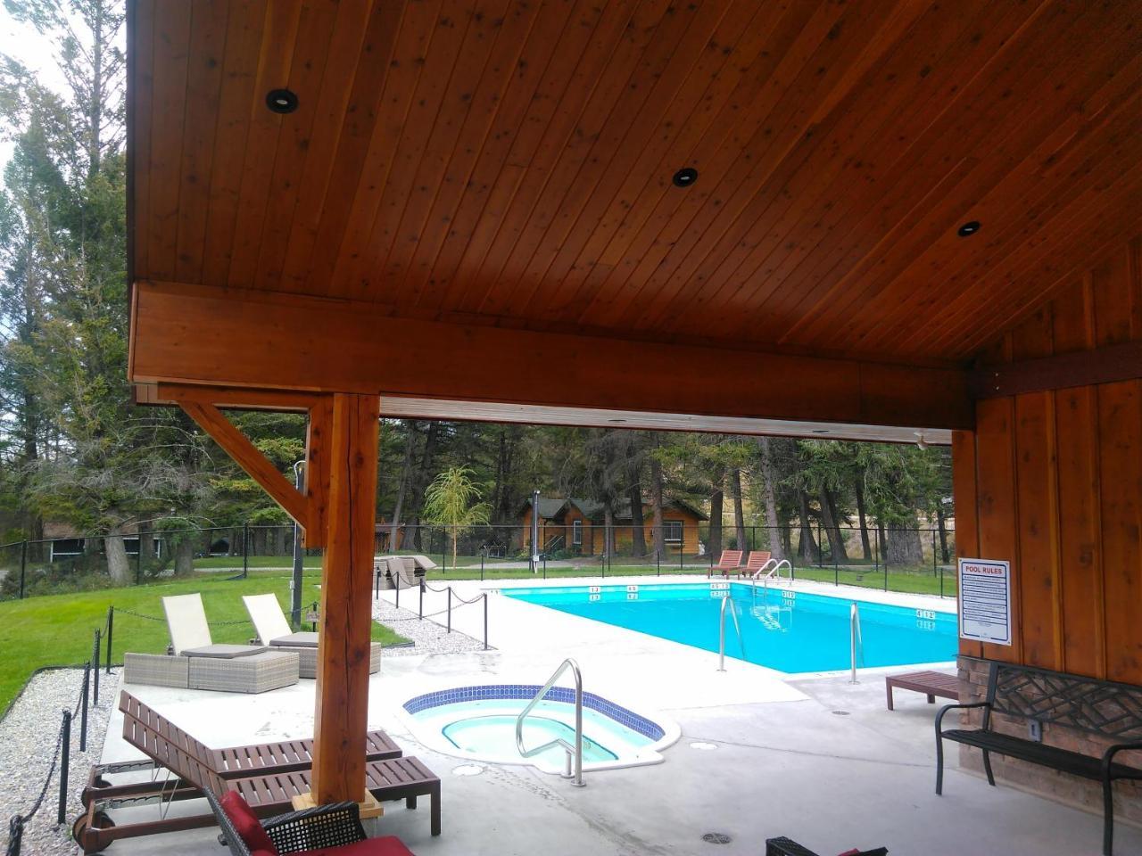 Fairmont Mountain Bungalows Fairmont Hot Springs Buitenkant foto